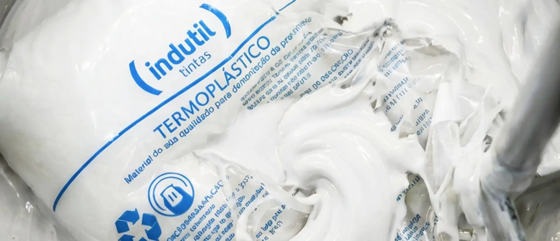 Embalagem Termofundível: Eficiência Operacional e Resíduo Zero na Sinalização Viária